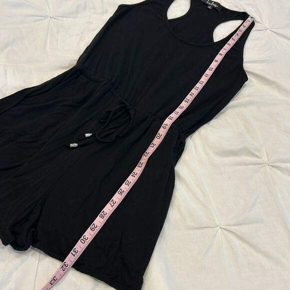Lulu's Women's Black Round Neck Tank Top Romper with Side Pockets Size Small - Picture 7 of 9